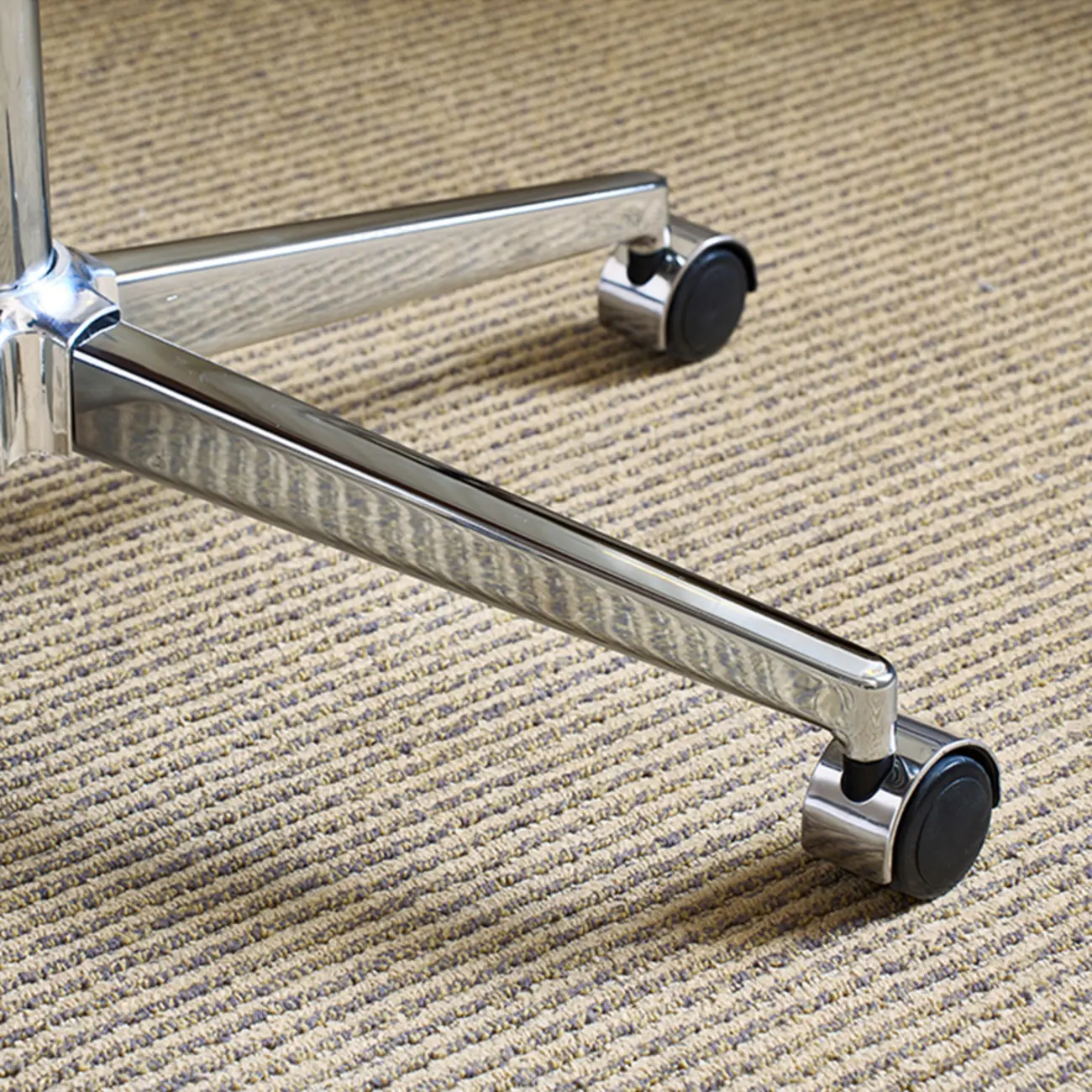 Adjustable Ergonomic Faux Leather Swivel Office Chair Image - 6 | homeyfad