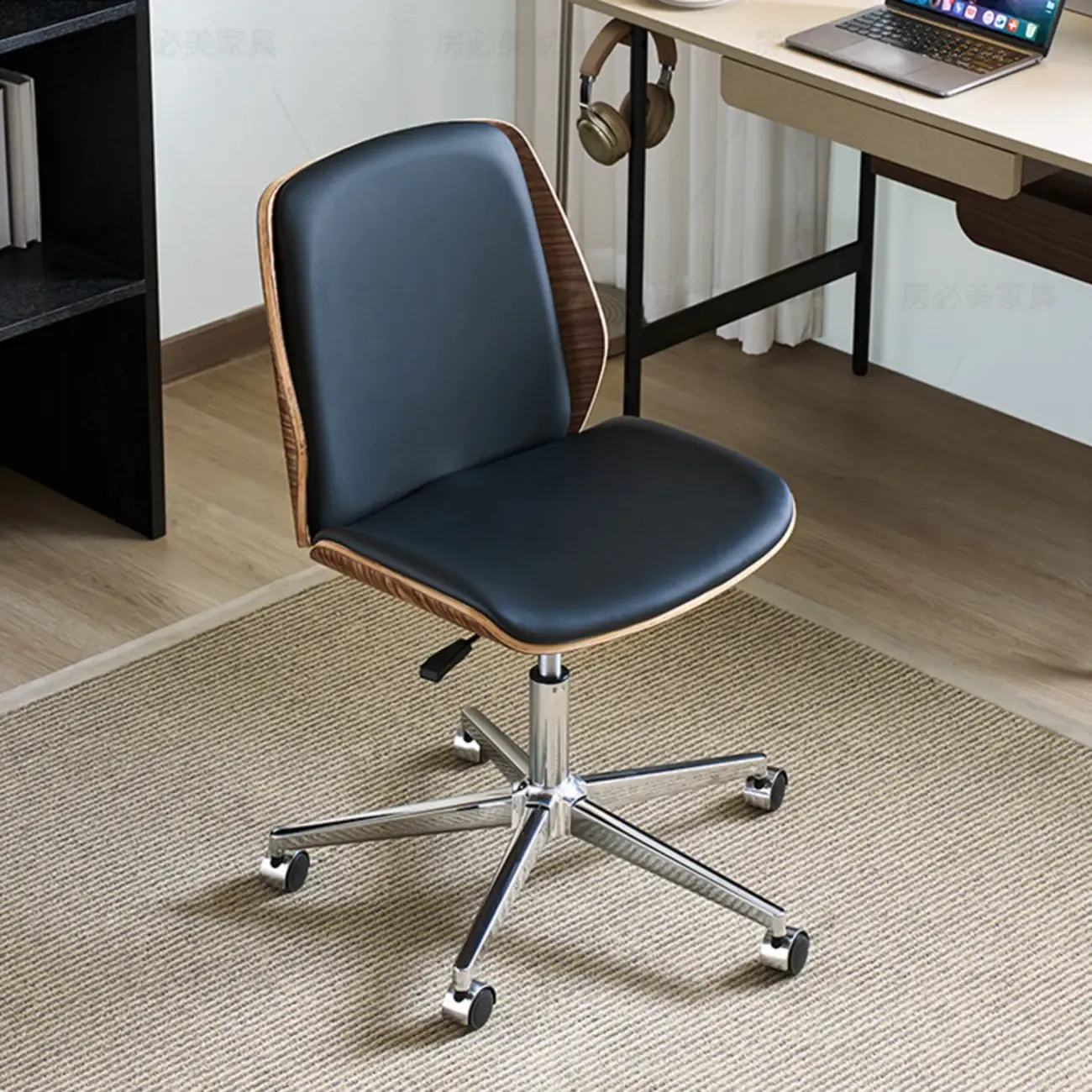 Adjustable Ergonomic Faux Leather Swivel Office Chair Image - 2