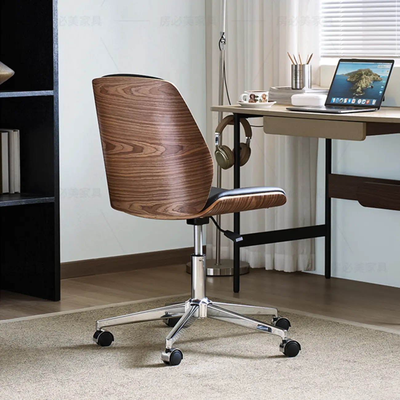 Adjustable Ergonomic Faux Leather Swivel Office Chair Image - 4 | homeyfad