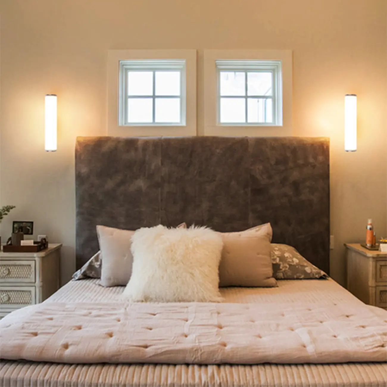 Minimalist Tube LED Vanity Light for Bathroom Image - 5 | homeyfad