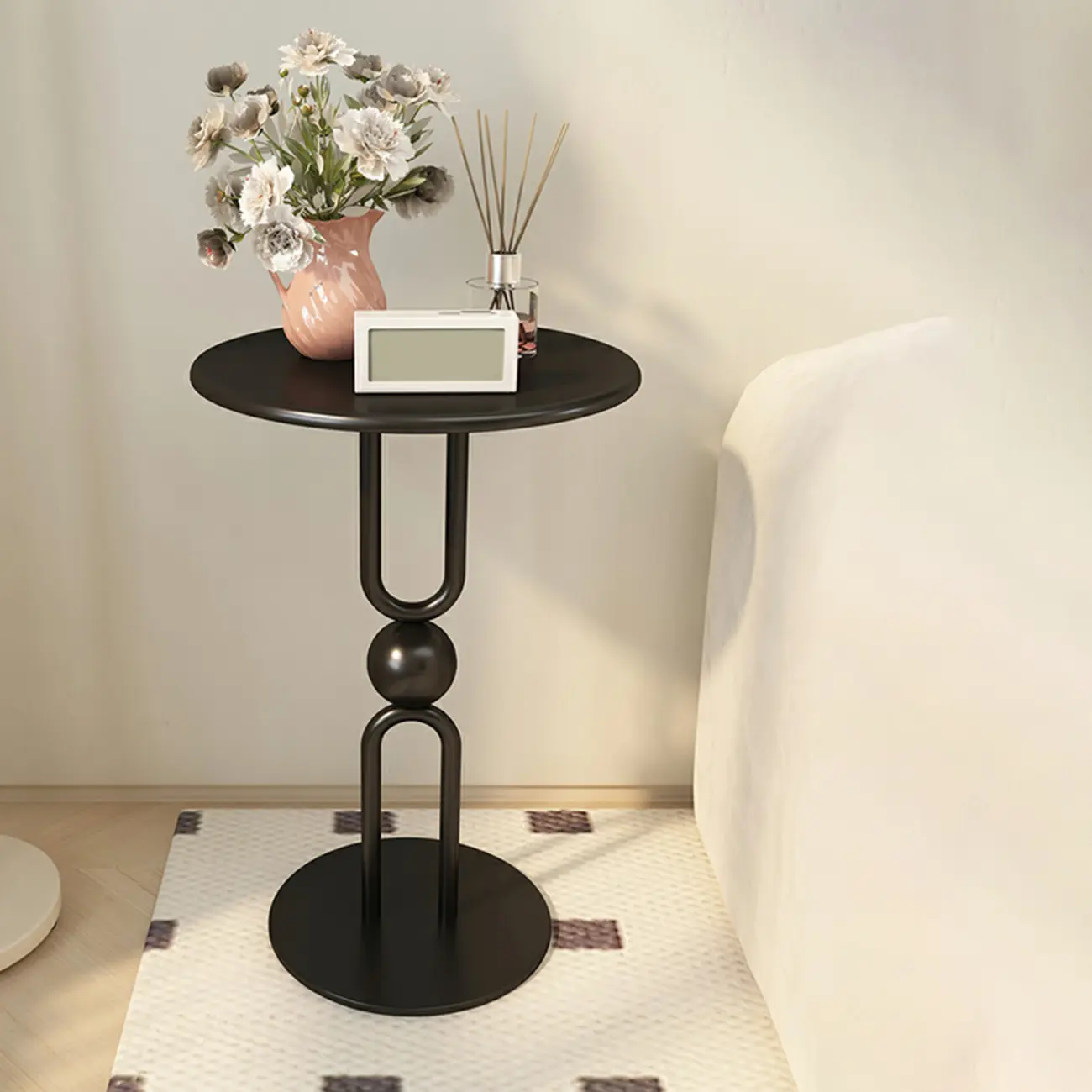 Luxurious Metal Round End Table with Glossy Finish for Tiny Room Image - 1 | homeyfad