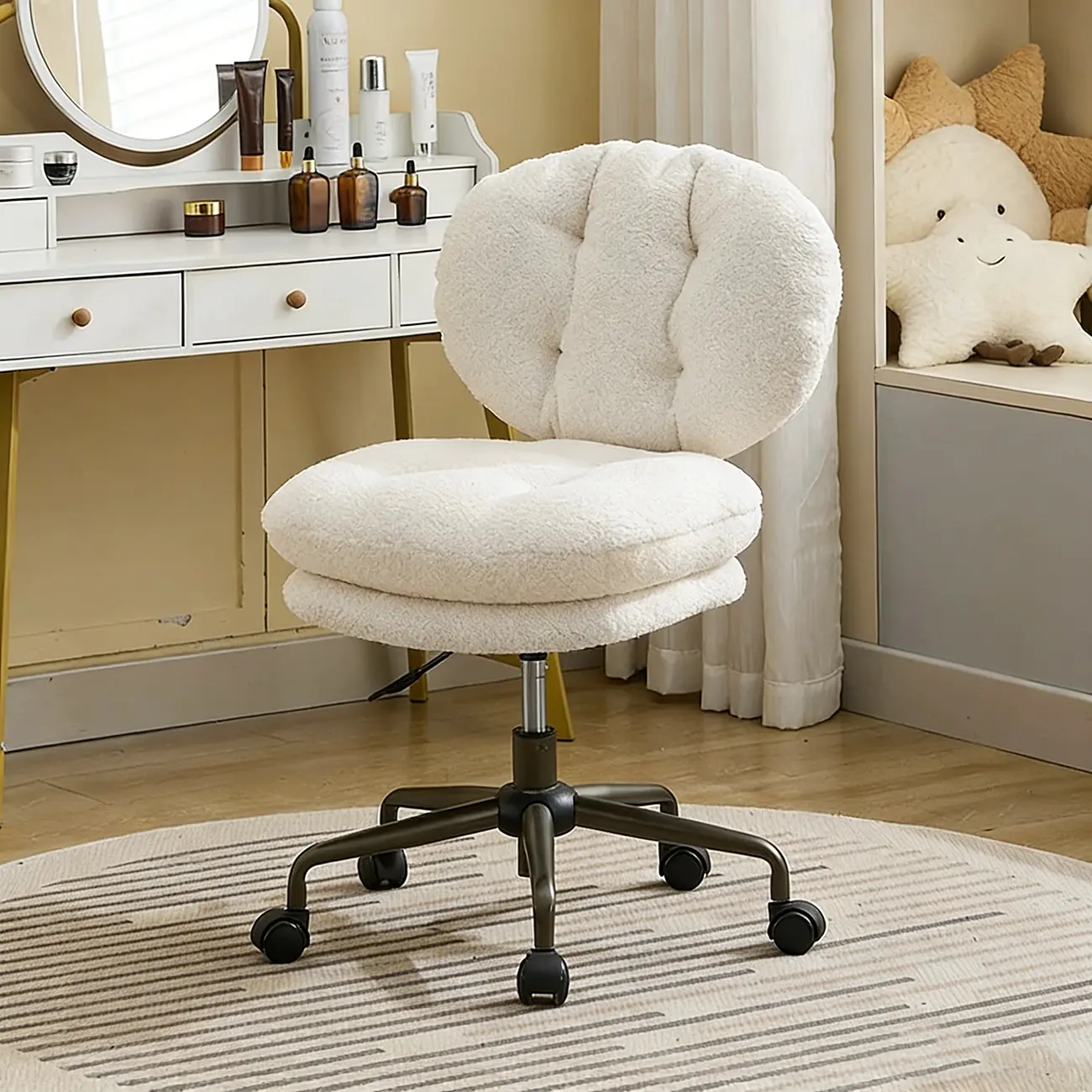 White Modern Tufted Upholstered Ergonomic Swivel Office Chair Image - 1 | homeyfad