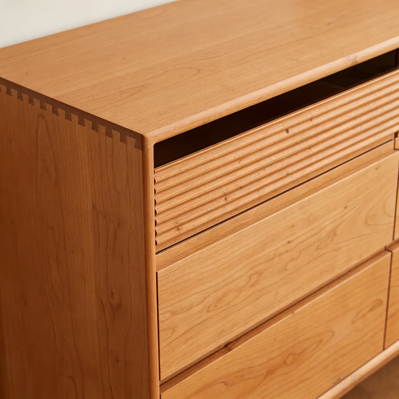 63" Scandinavian Natural Light Wood Dresser with 8-Drawers Image - 7 | homeyfad