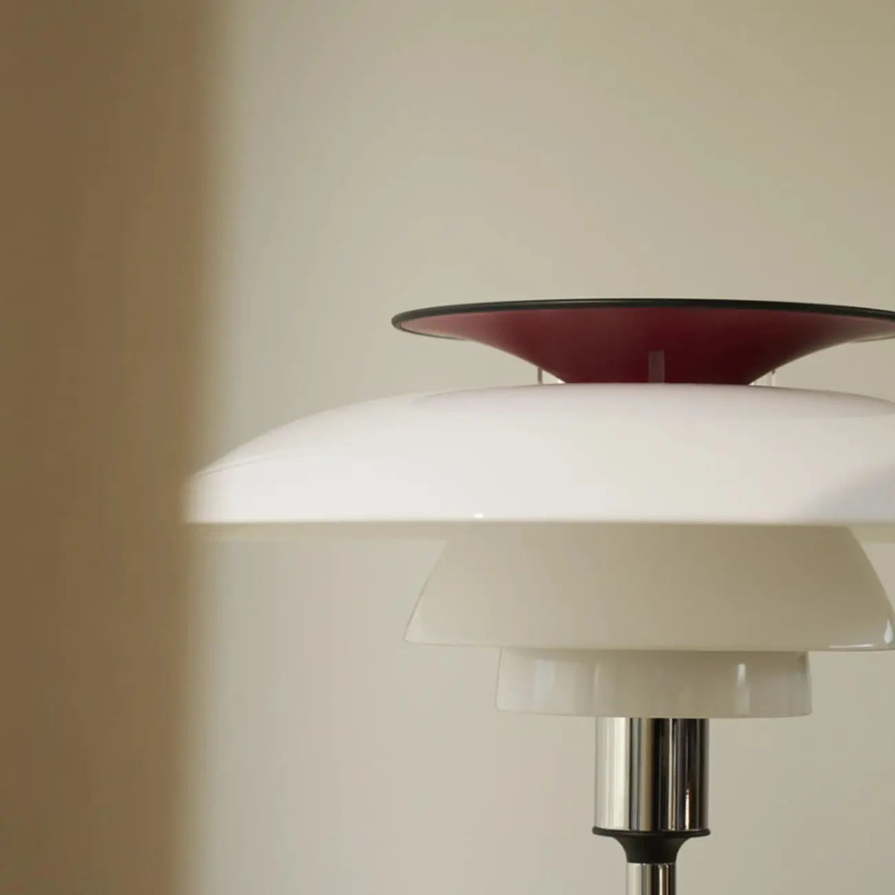 Minimalist White 3-tier Layered Accent Table Lamp With Red-orange Top Image - 9 | homeyfad