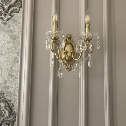 Vintage Crystal Wall Sconce with Gold Finish Image - 3