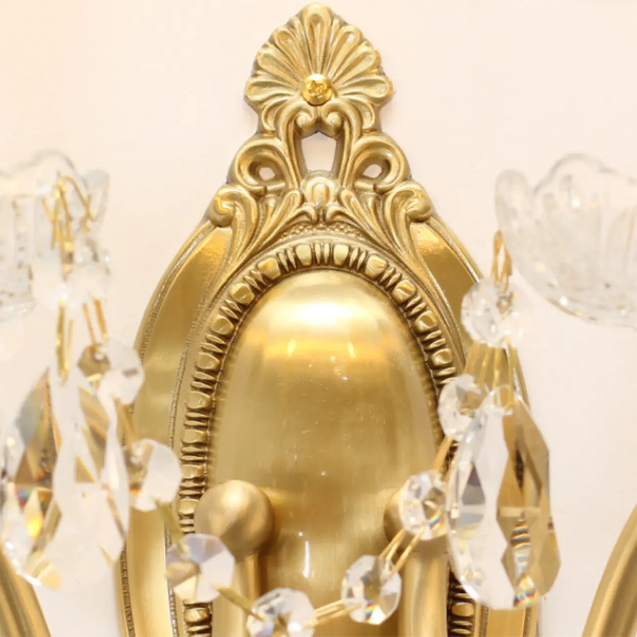 Vintage Crystal Wall Sconce with Gold Finish Image - 8 | homeyfad