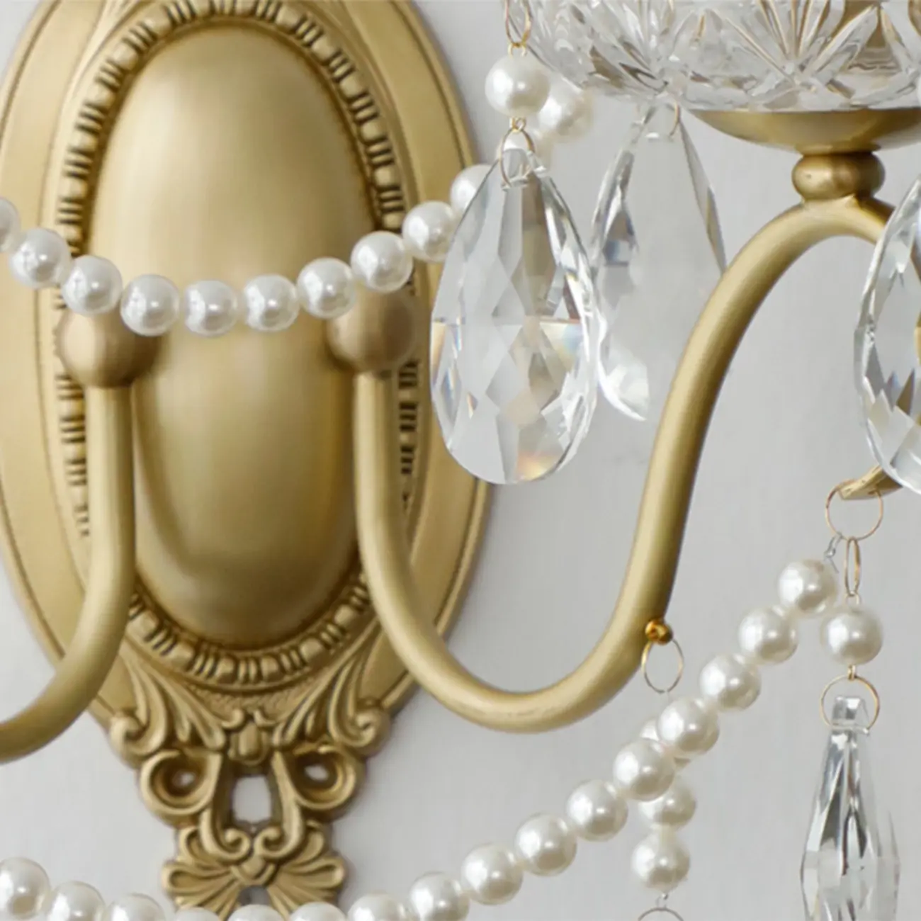 Vintage Crystal Wall Sconce with Gold Finish Image - 7 | homeyfad