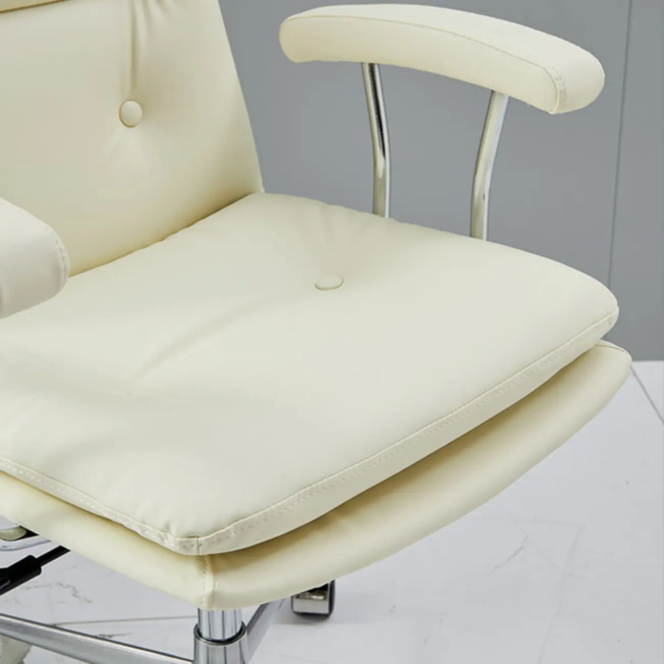 Contemporary White Leather Adjustable Swivel Office Chair Image - 6 | homeyfad