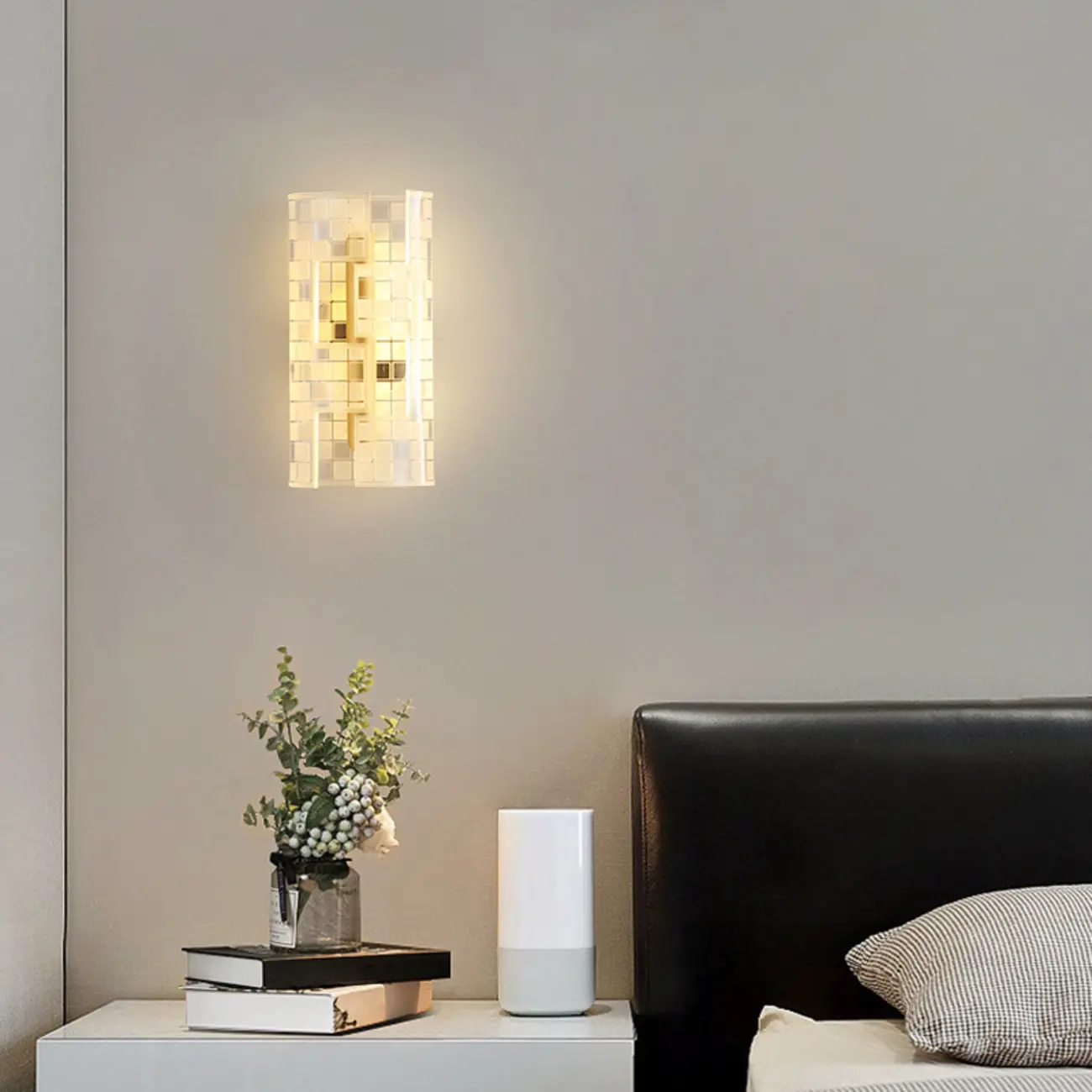 Modern Clear Acrylic Gold Ambient Wall Sconce Image - 1 | homeyfad