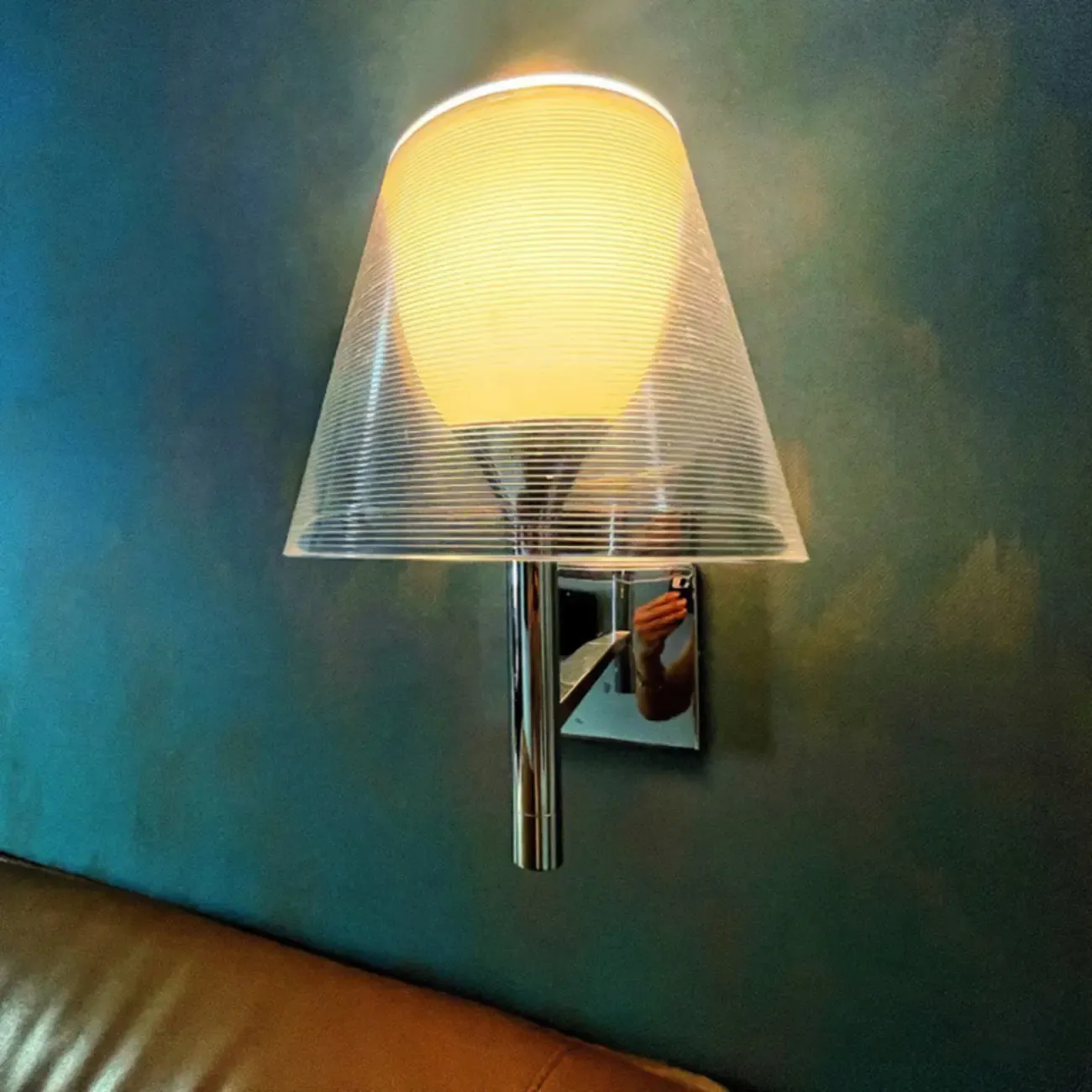 Modern Simple Metal Mini Wall Sconce Image - 3