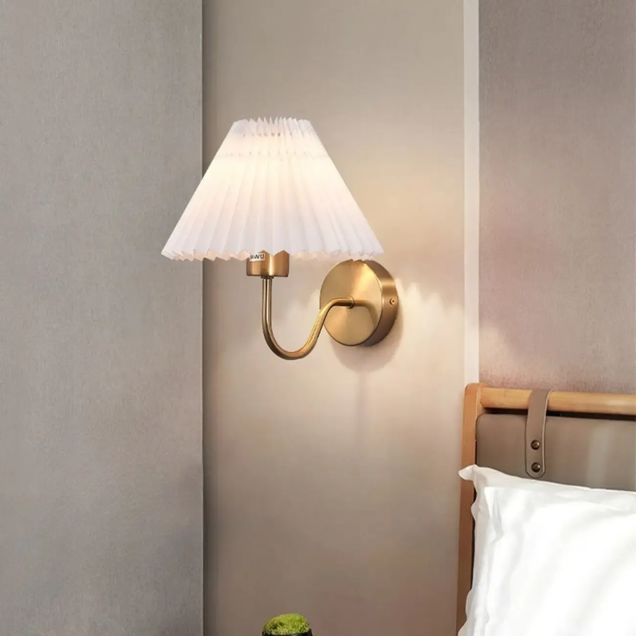 Classic Fabric Pleated Cone Shade Wall Sconce Image - 5
