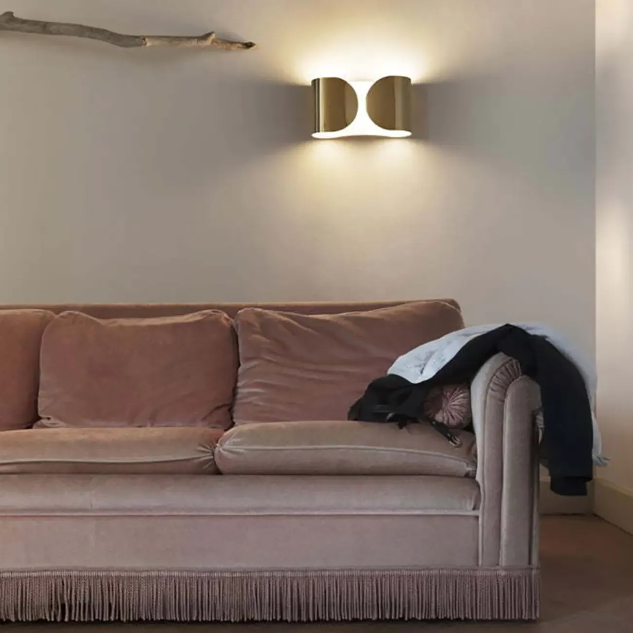 Contemporary Metal 2-Light Curved Wall Sconce Image - 18