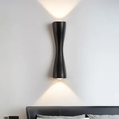 Modern 2-Light Black and Gold Curved Wall Sconce Image - 2