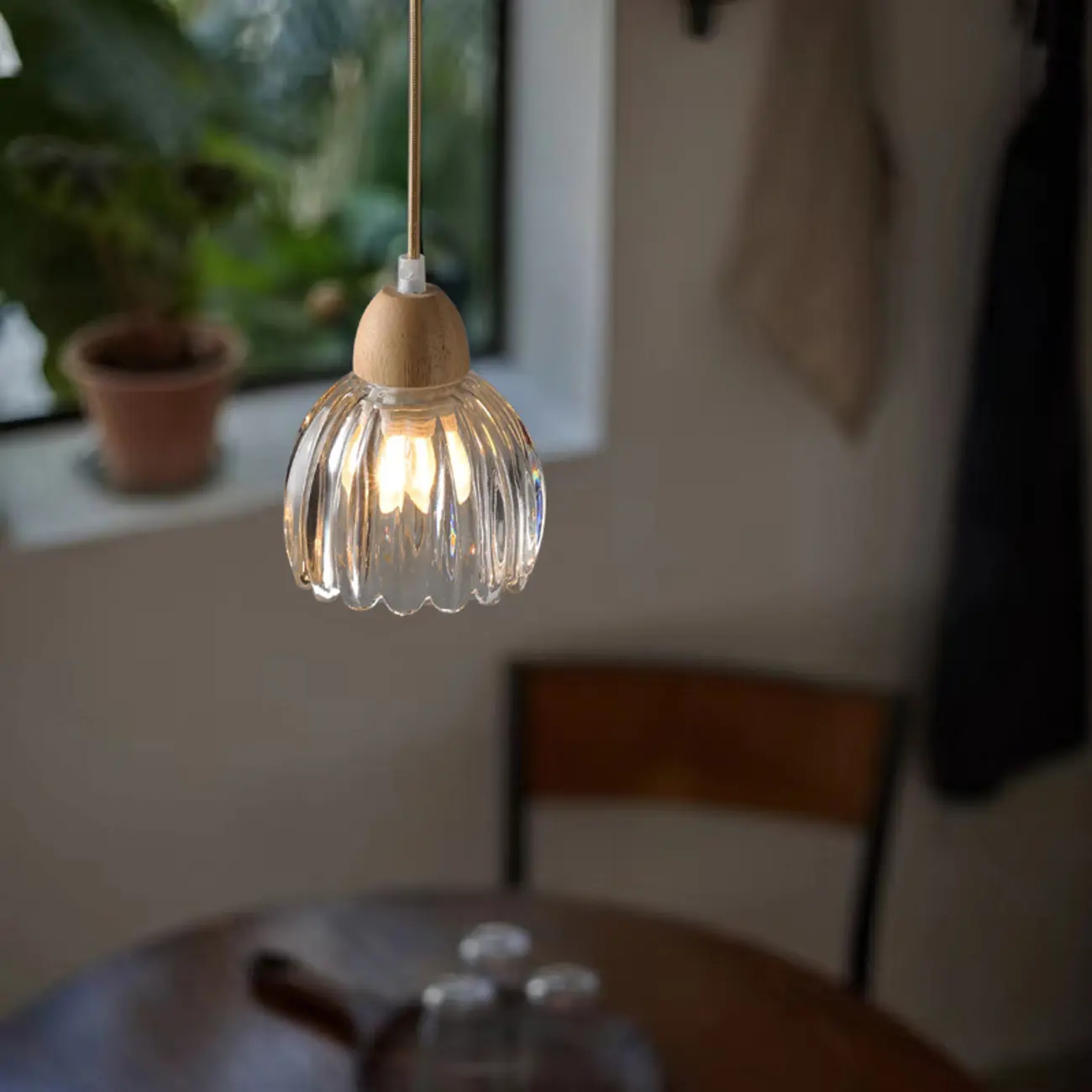 Adjustable Flower Glass Pendant Light Rope for Dinning Areas Image - 1 | homeyfad