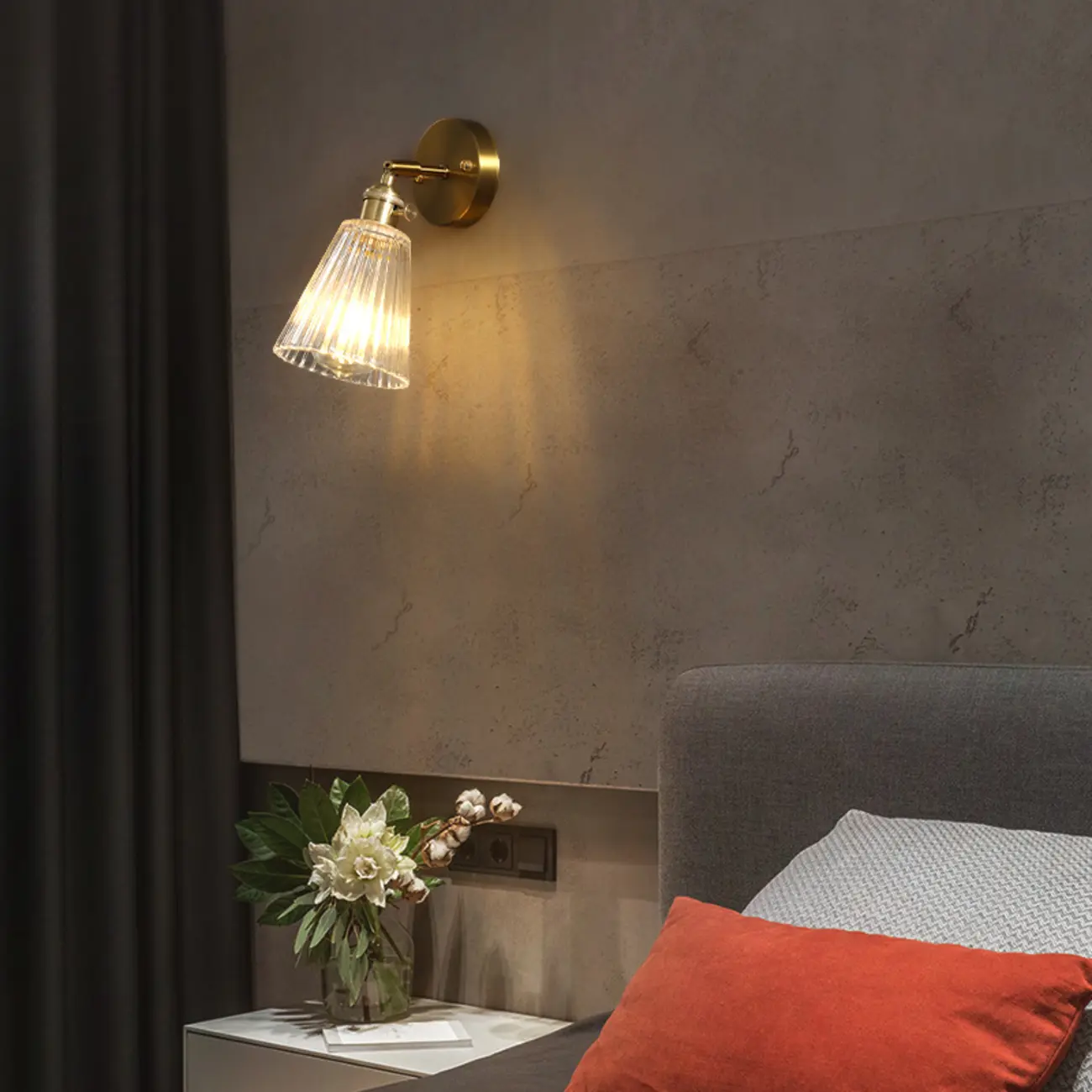 Art Deco Gold Transparent Glass Wall Sconce Image - 2 | homeyfad