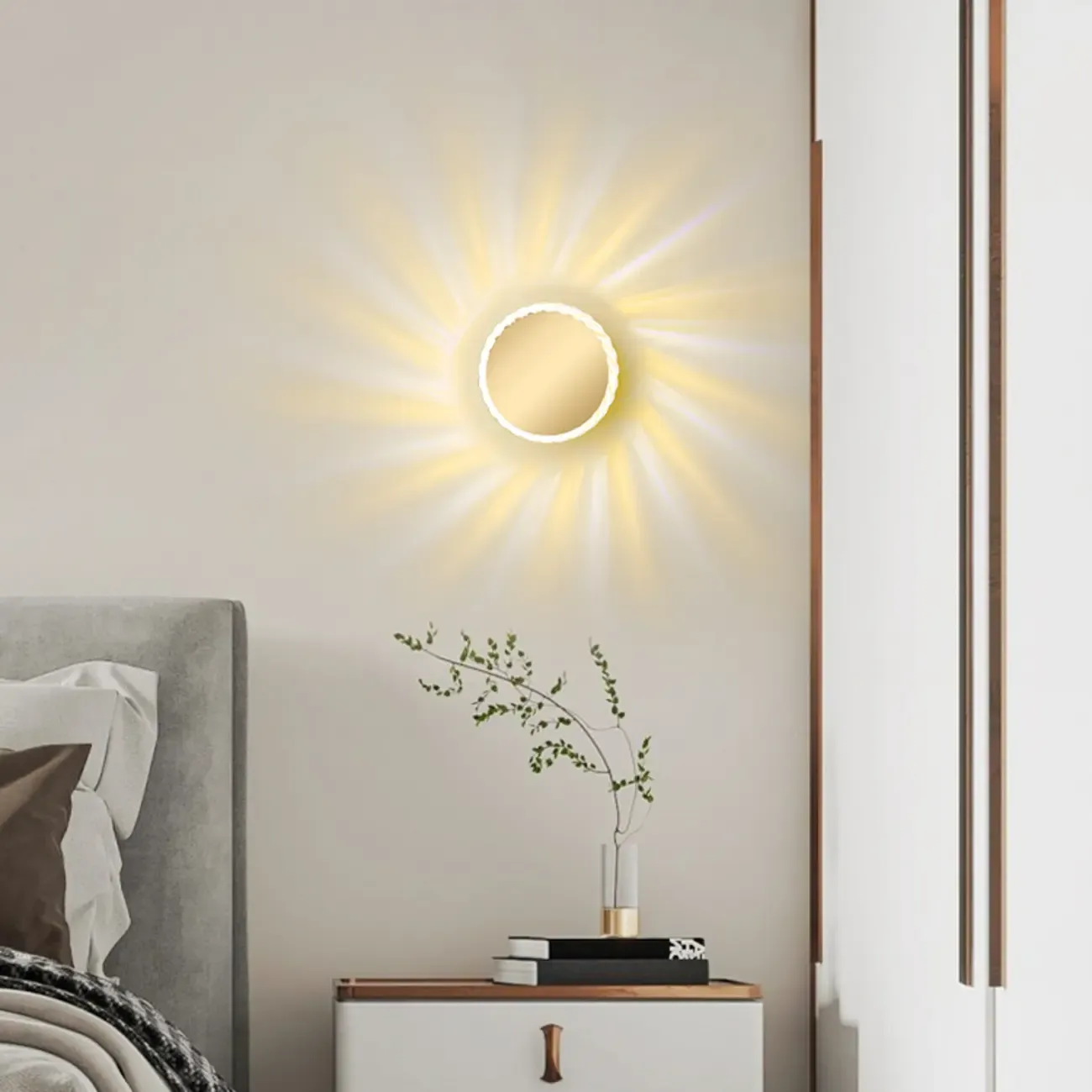 Minimalist Metal Round Sun-Shape Wall Sconce Image - 3