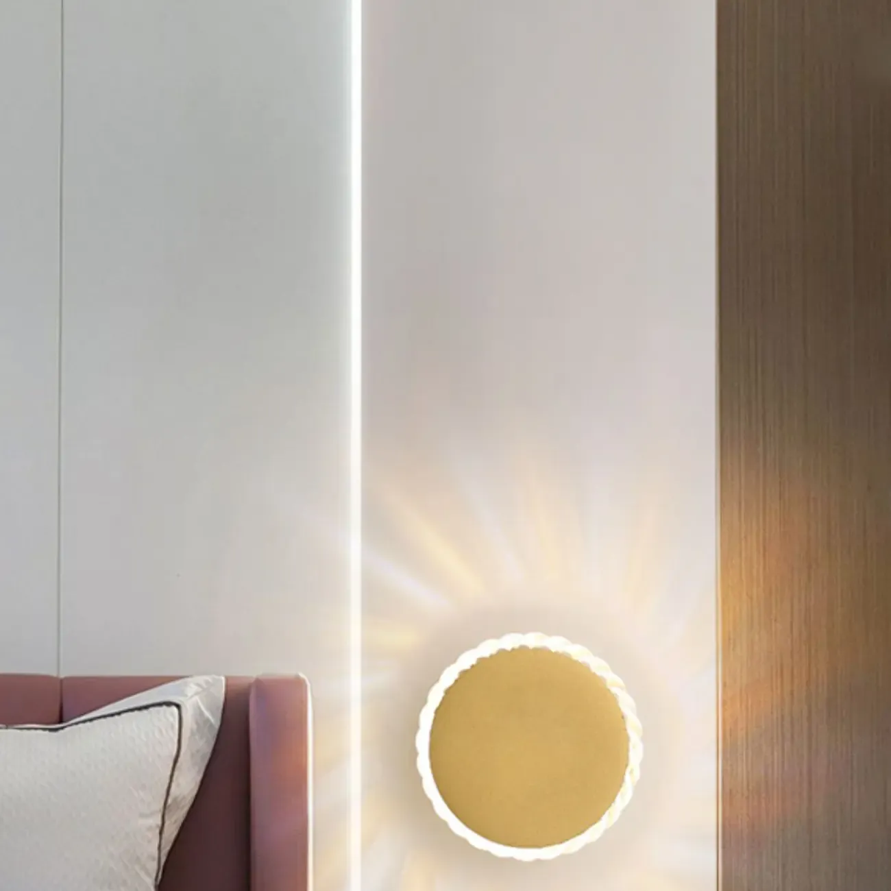 Minimalist Metal Round Sun-Shape Wall Sconce Image - 8