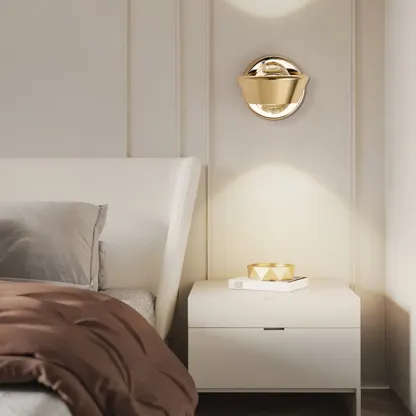 Art Decor Alloy and Crystal Wall Sconce Image - 1