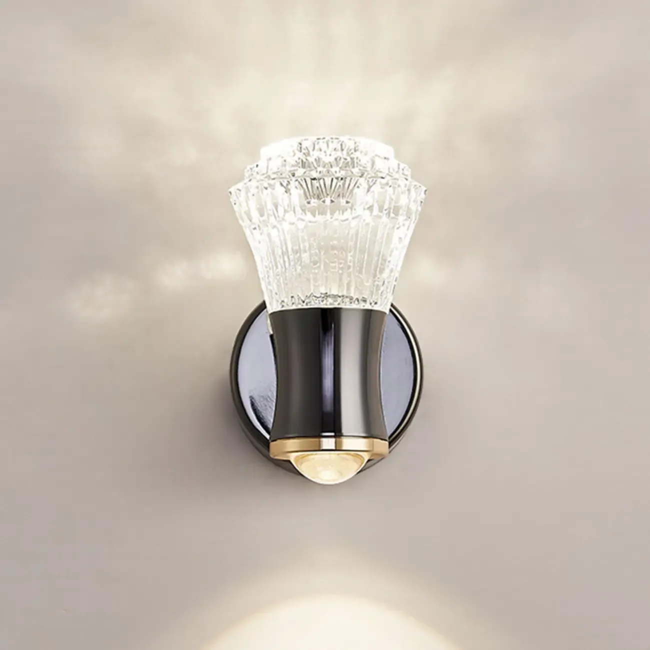 Art Decor Alloy and Crystal Wall Sconce Image - 8
