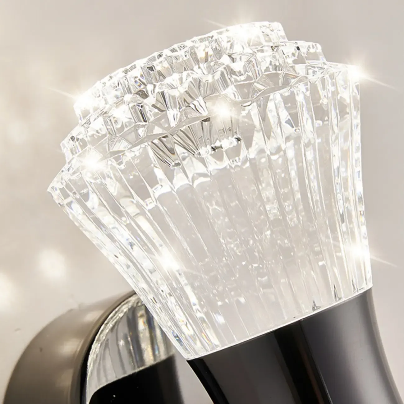 Art Decor Alloy and Crystal Wall Sconce Image - 17