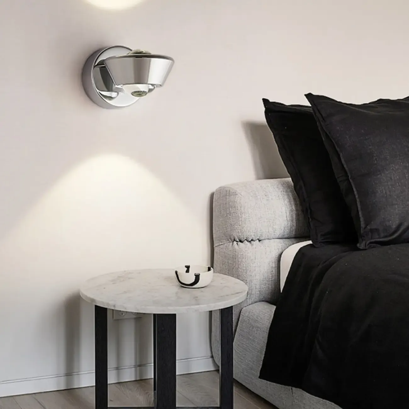 Art Decor Alloy and Crystal Wall Sconce Image - 4