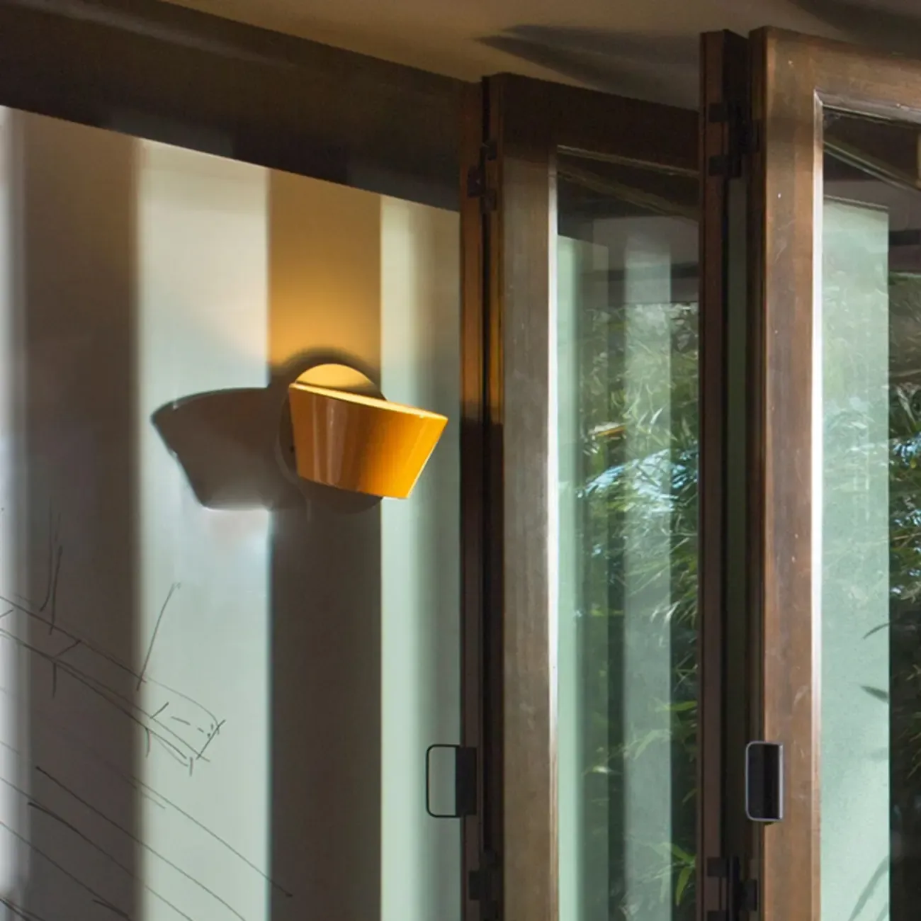 Contemporary Art Decor Metal Rotatable Wall Sconce Image - 4