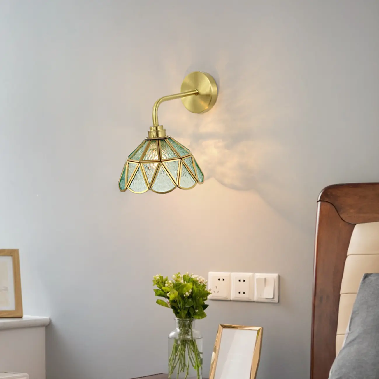 Vintage Wall Sconce with Crystal Shade for Interior spaces | homeyfad