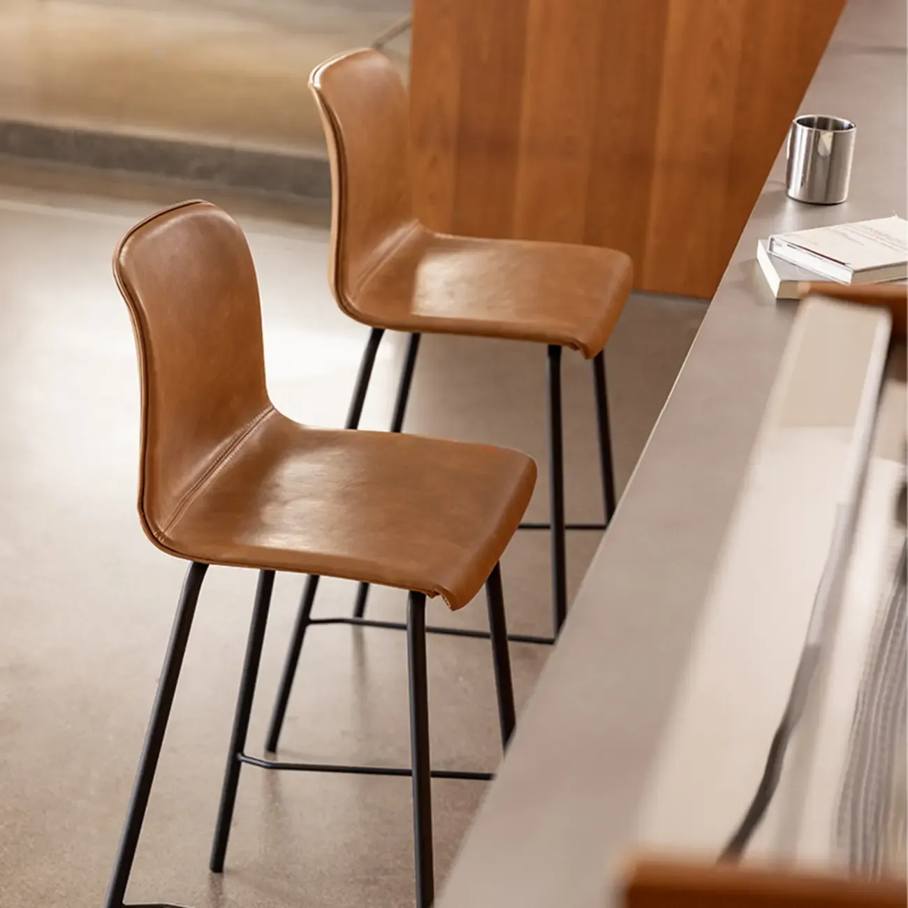Simplistic Metal Frame Faux Leather Low Back Bar Stools Image - 2
