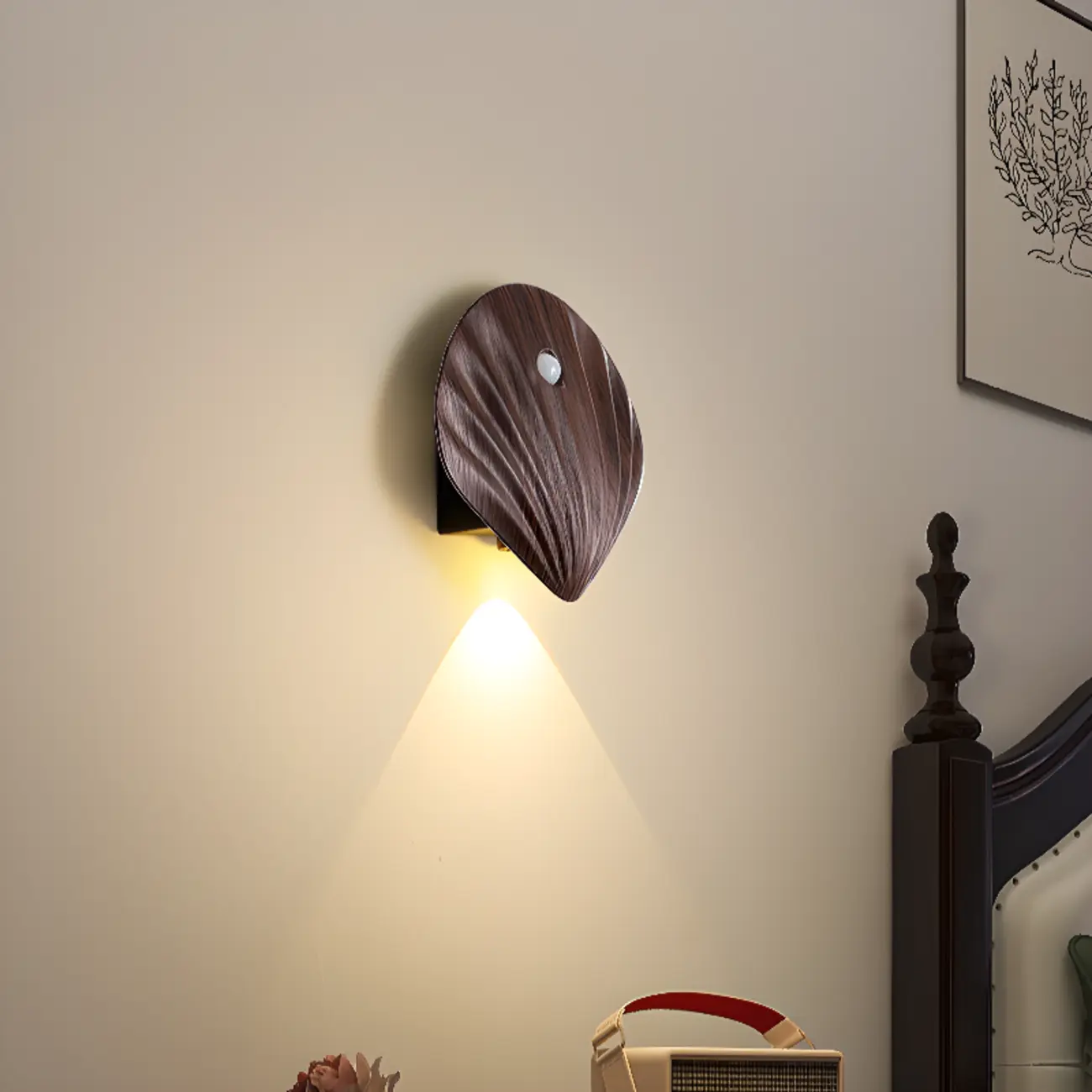 Minimalist Shell-Shape Rechargeable LED Wall Sconce Image - 1 | homeyfad
