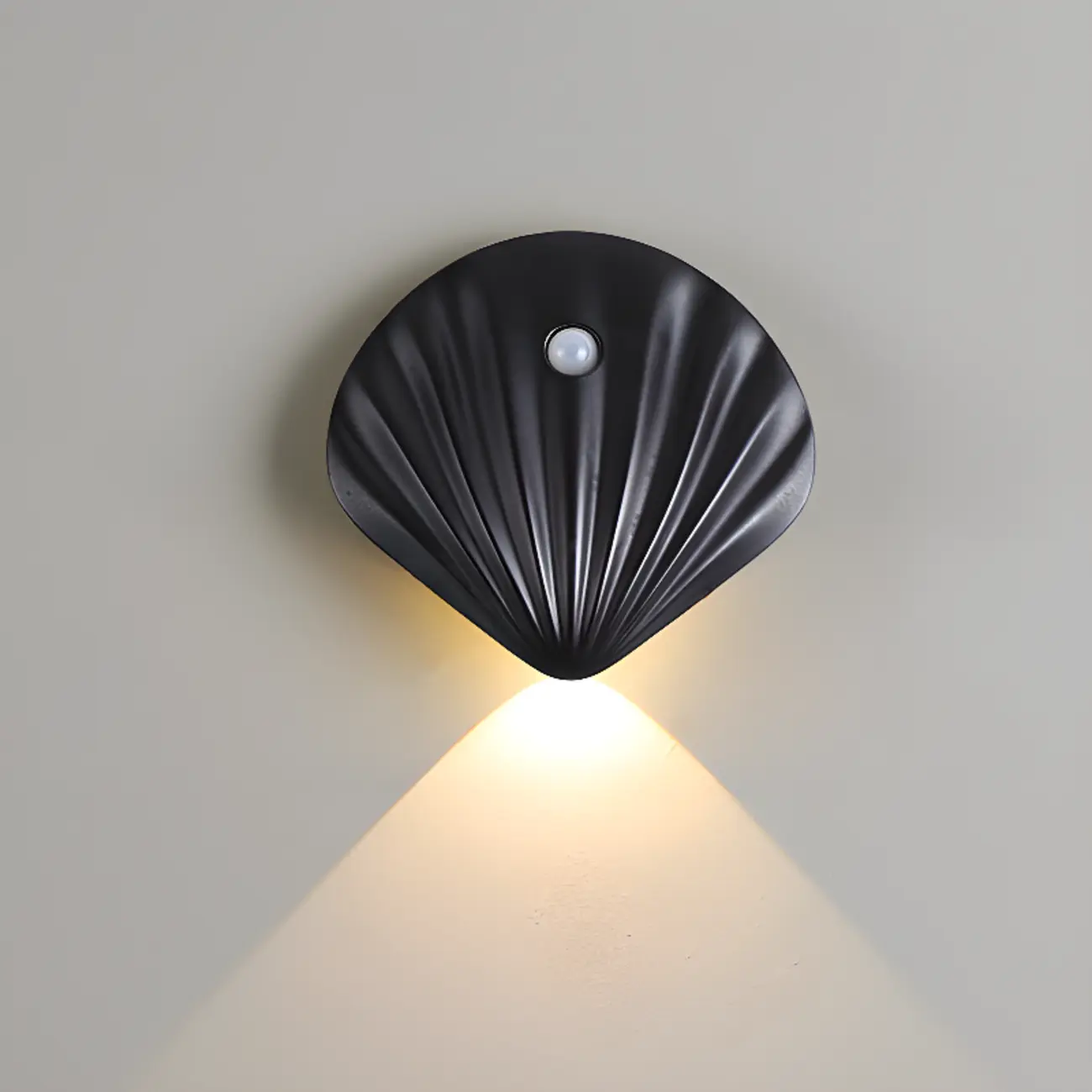 Minimalist Shell-Shape Rechargeable LED Wall Sconce Image - 8 | homeyfad