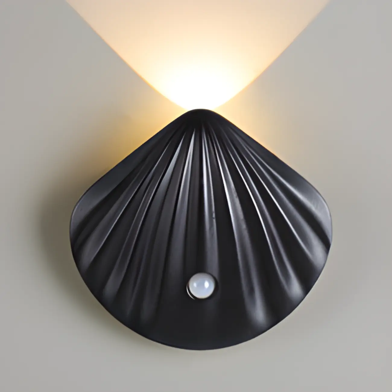 Minimalist Shell-Shape Rechargeable LED Wall Sconce Image - 12 | homeyfad