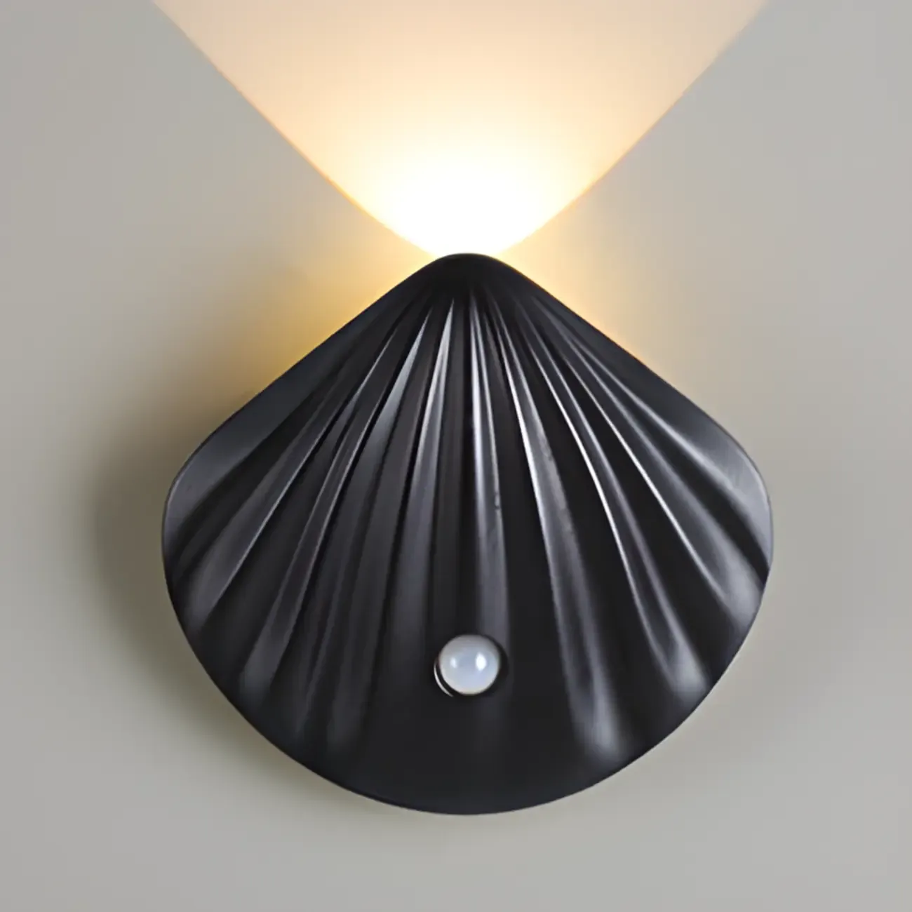 Minimalist Shell-Shape Rechargeable LED Wall Sconce Image - 12