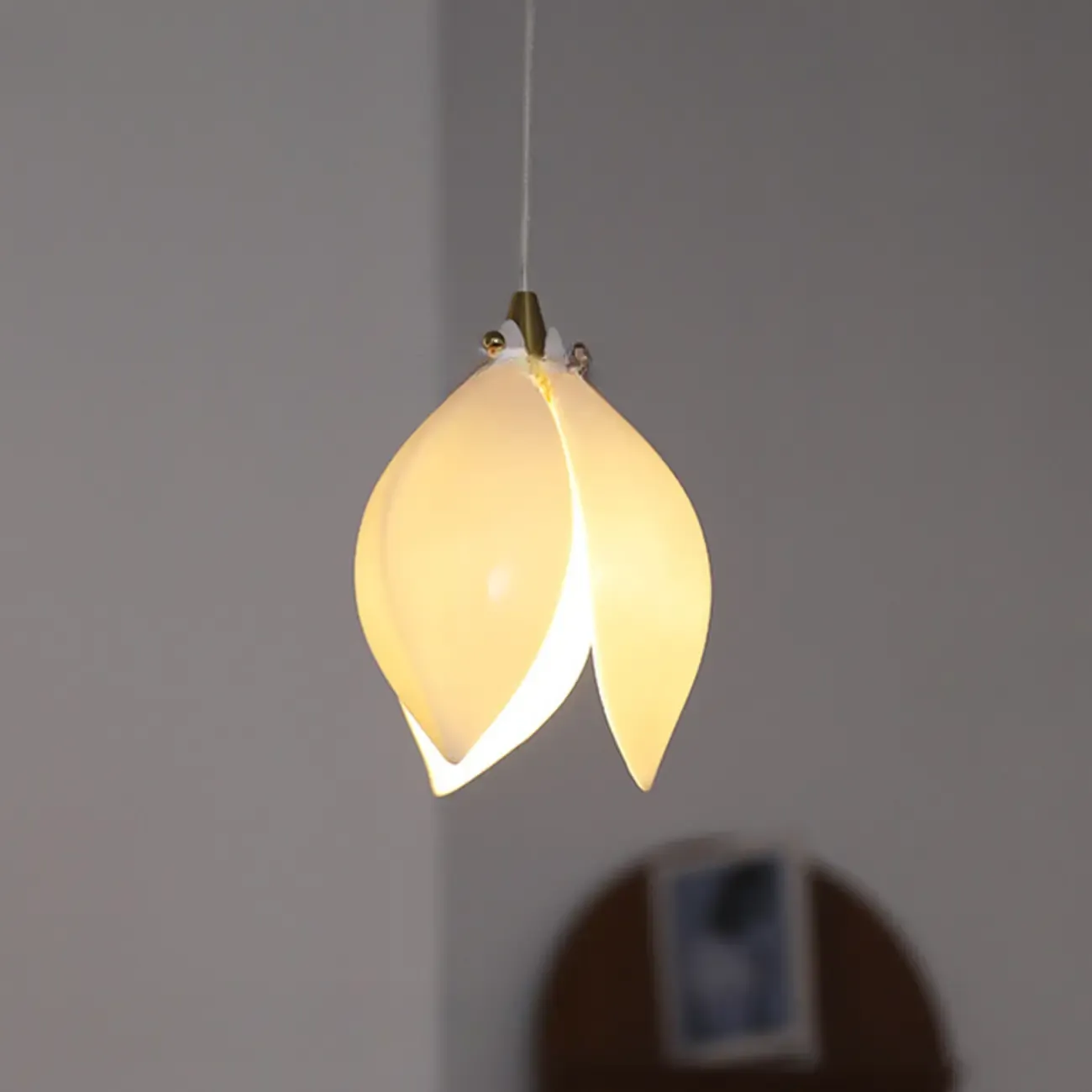 Modish Ceramic Flower Pendant Light for Kitchen Island Image - 11