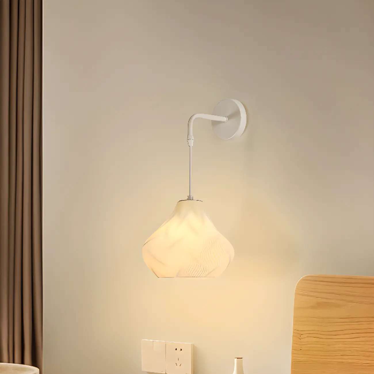 Minimalist Geometric Metal Wall Light for Indoor Decor Image - 4 | homeyfad