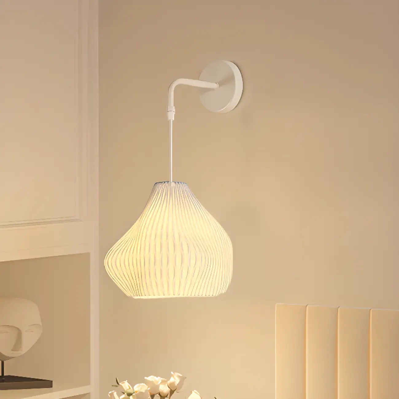 Minimalist Geometric Metal Wall Light for Indoor Decor Image - 2