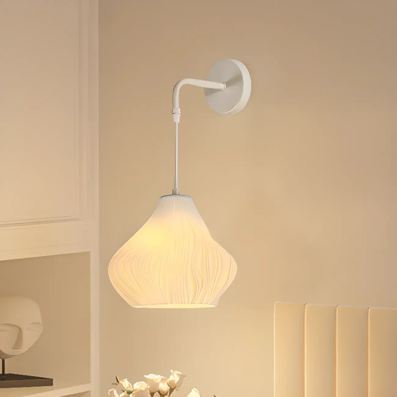 Minimalist Geometric Metal Wall Light for Indoor Decor Image - 3