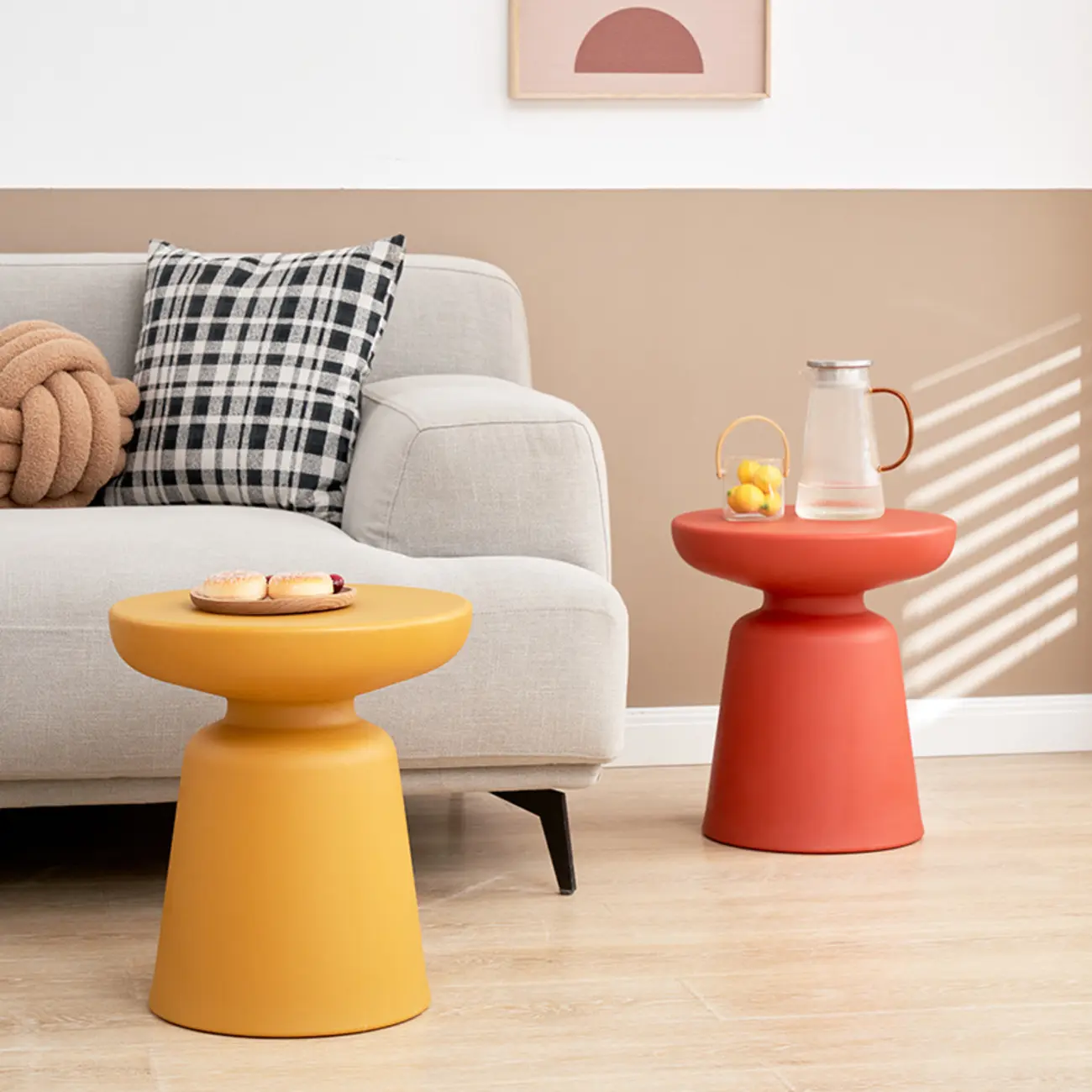 Minimalist Round Plastic End Table for Living Room Image - 1 | homeyfad