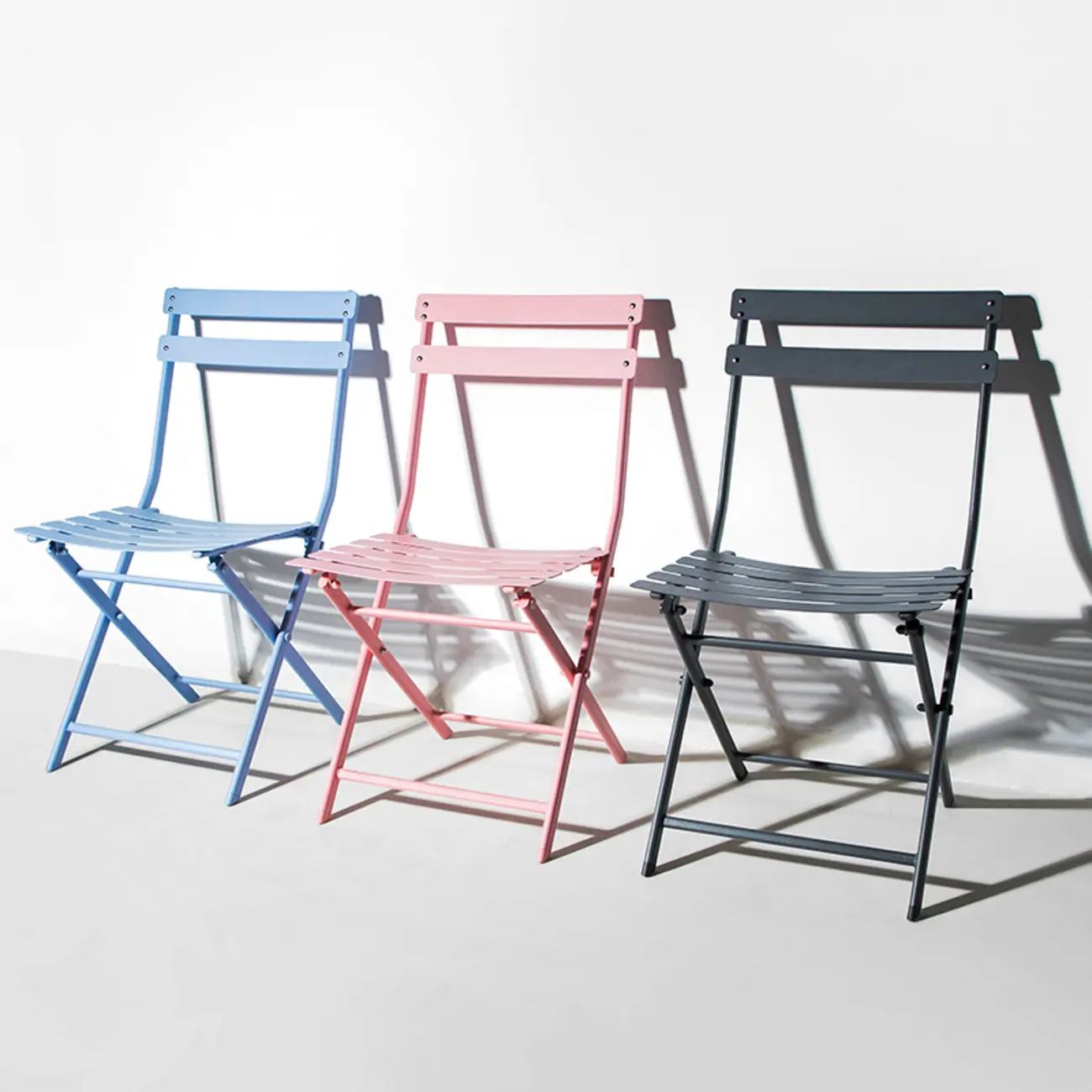 Minimalist White Iron Foldable Outdoor Dining Chairs Image - 6 | homeyfad
