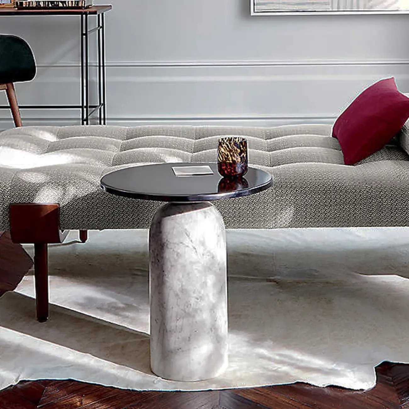 Round Marble Base End Table for Living Room Image - 2