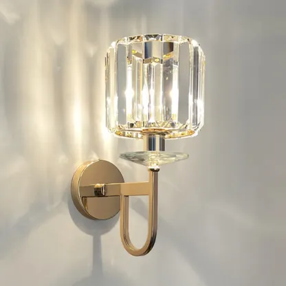 Elegant Crystal Smooth Gilded Metal Wall Sconce Image - 6