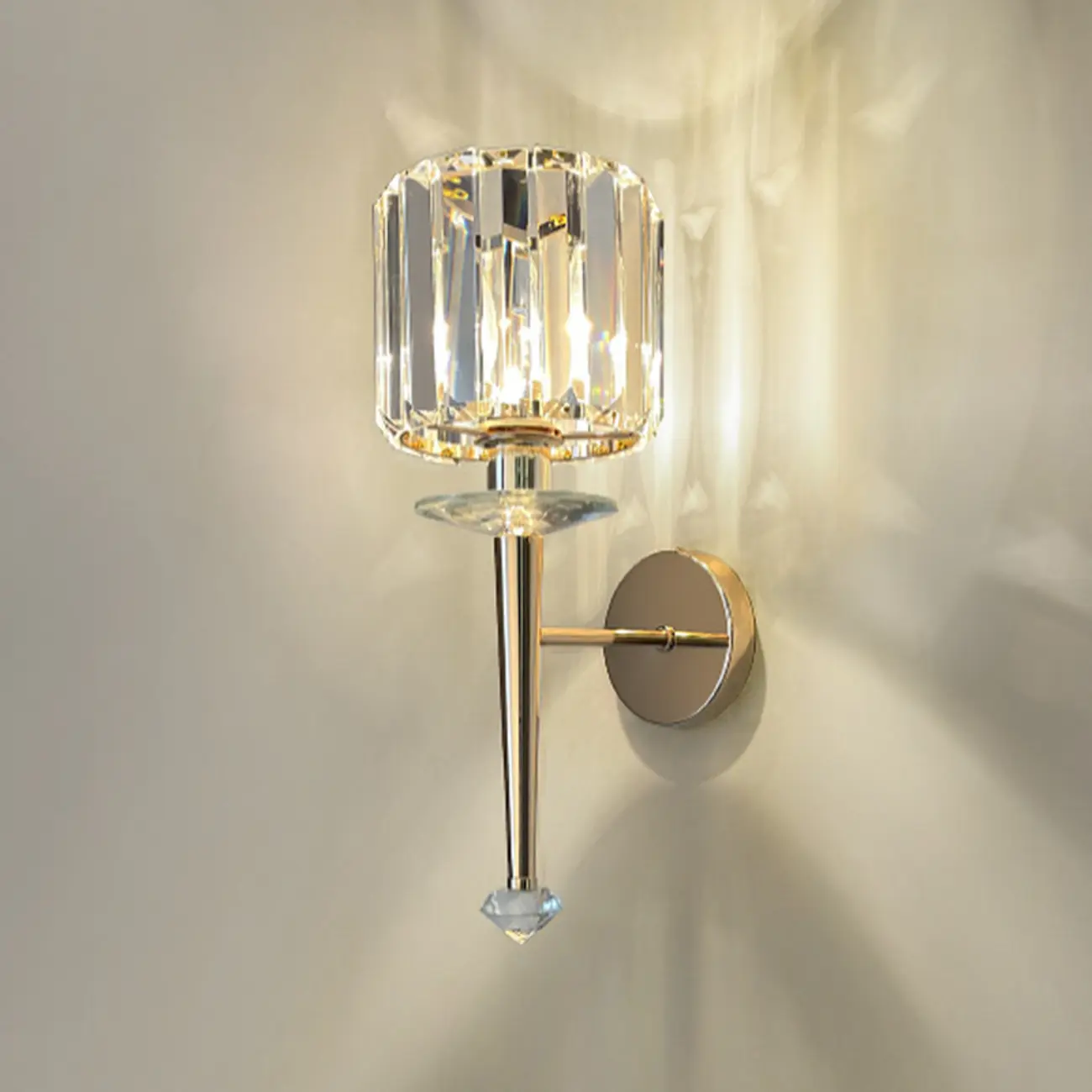 Elegant Crystal Smooth Gilded Metal Wall Sconce Image - 8 | homeyfad