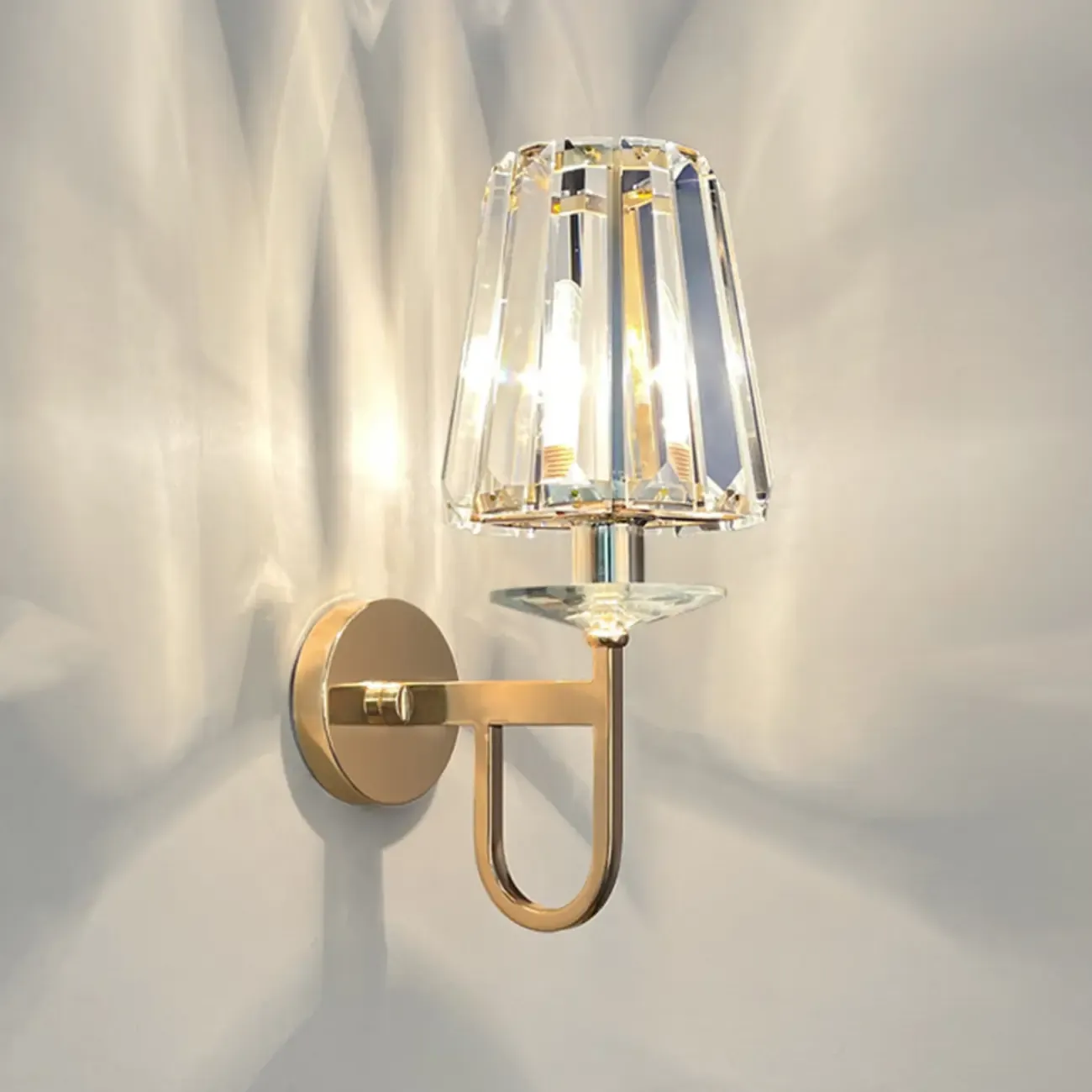 Elegant Crystal Smooth Gilded Metal Wall Sconce Image - 10