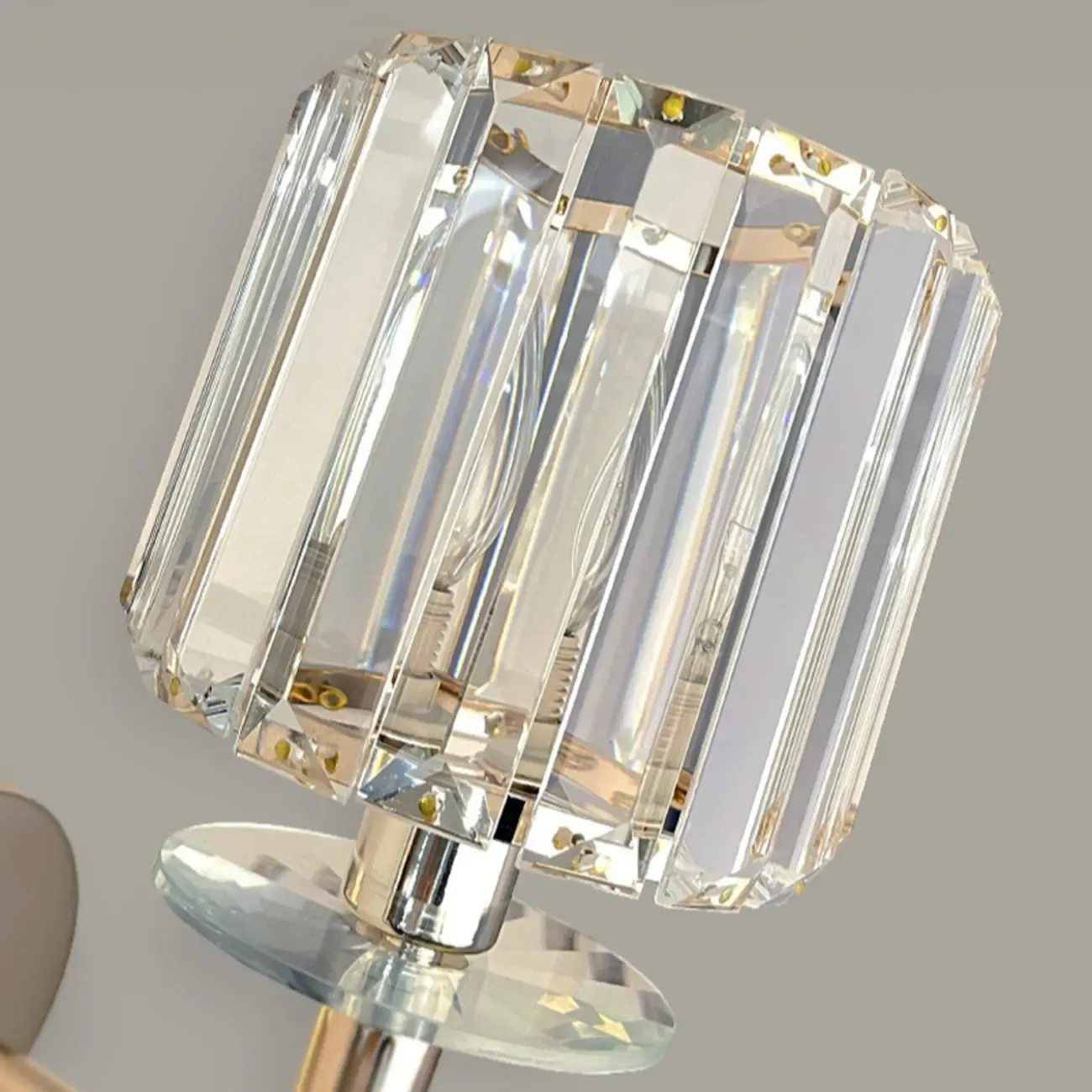 Elegant Crystal Smooth Gilded Metal Wall Sconce Image - 14