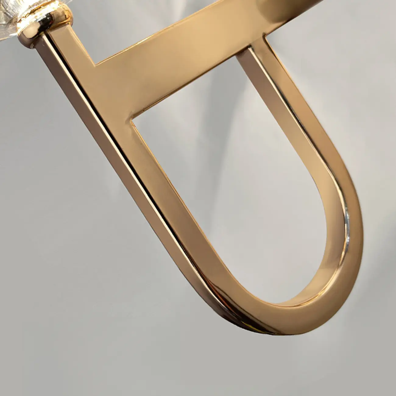 Elegant Crystal Smooth Gilded Metal Wall Sconce Image - 15 | homeyfad