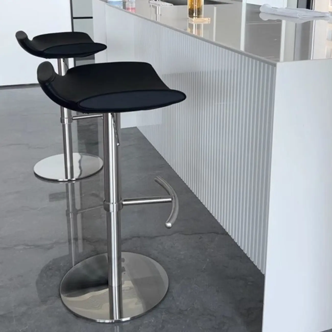 Modern Adjustable Faux Leather Swivel Bar Stools Image - 4 | homeyfad