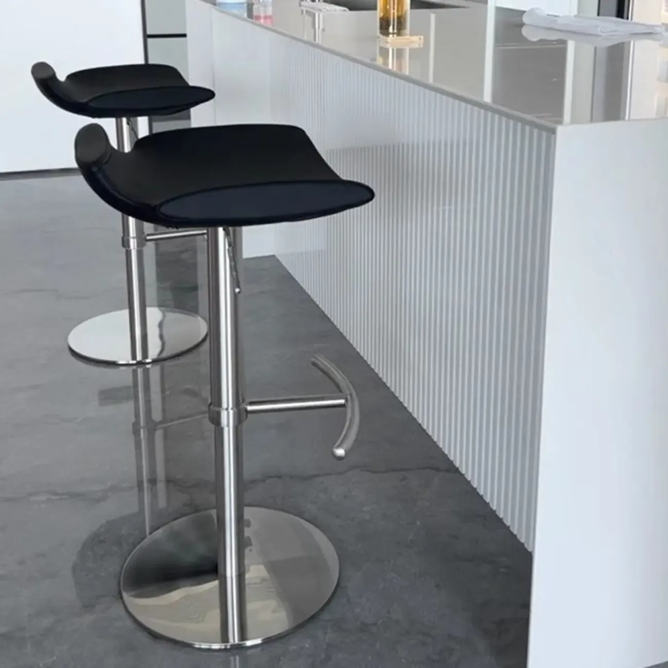 Modern Adjustable Faux Leather Swivel Bar Stools Image - 4