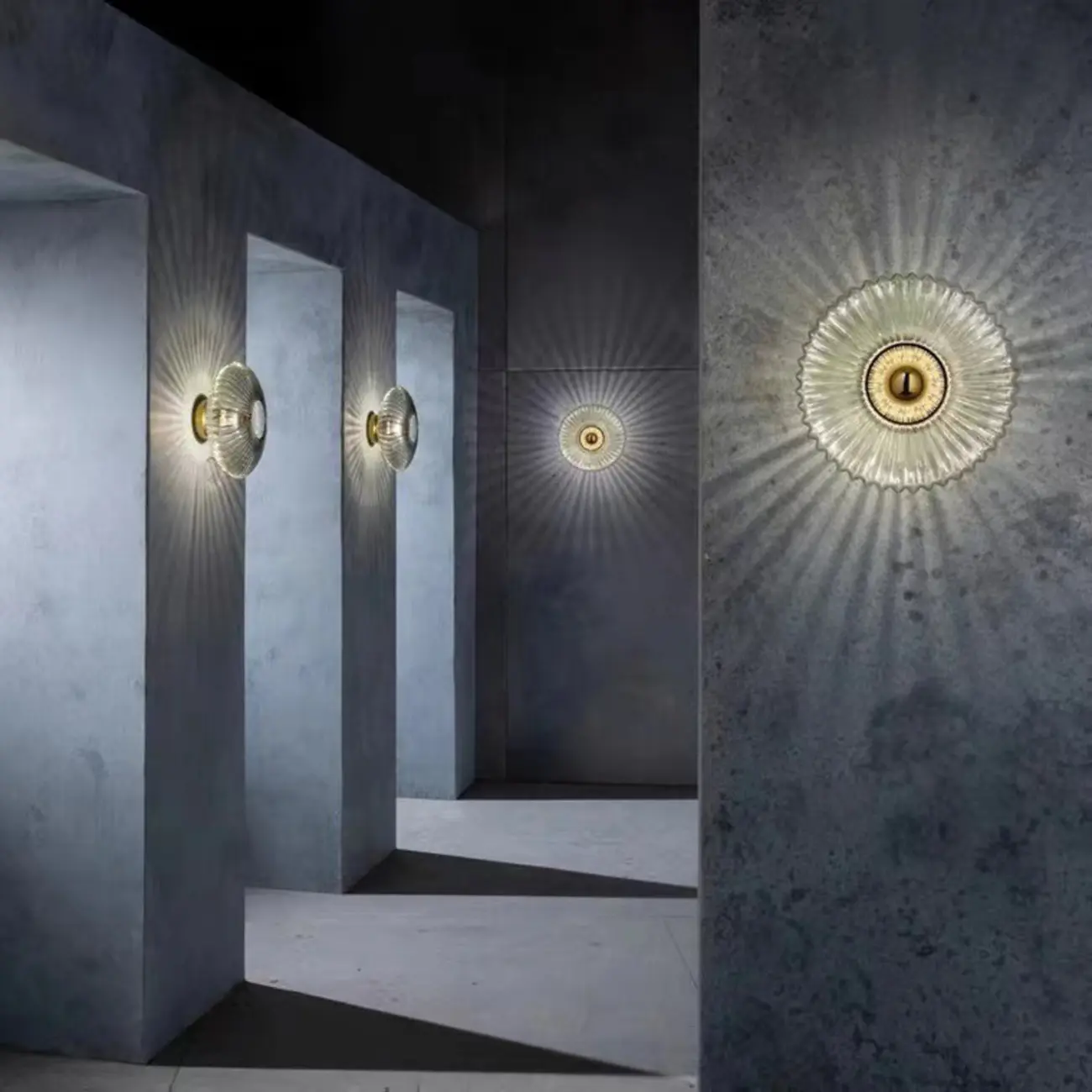 Modern Glass Gold Ripples Design Wall Sconce Image - 2 | homeyfad
