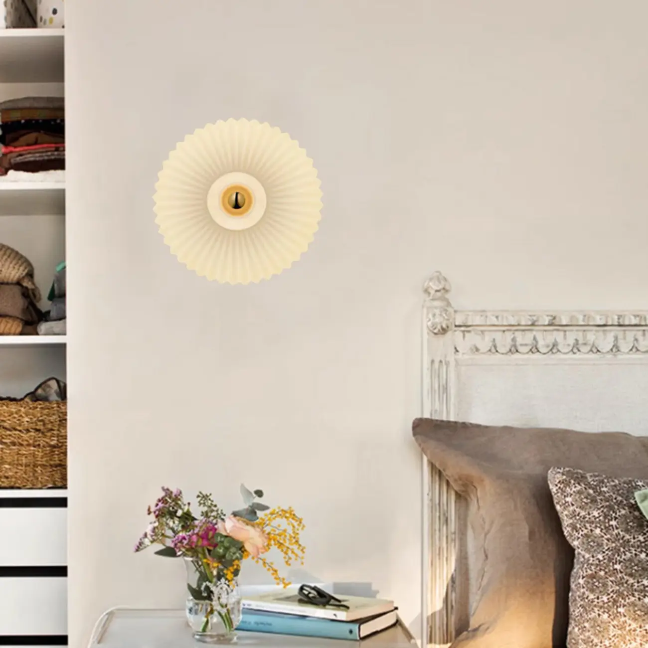 Modern Glass Gold Ripples Design Wall Sconce Image - 3 | homeyfad