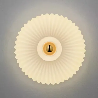 Modern Glass Gold Ripples Design Wall Sconce Image - 9