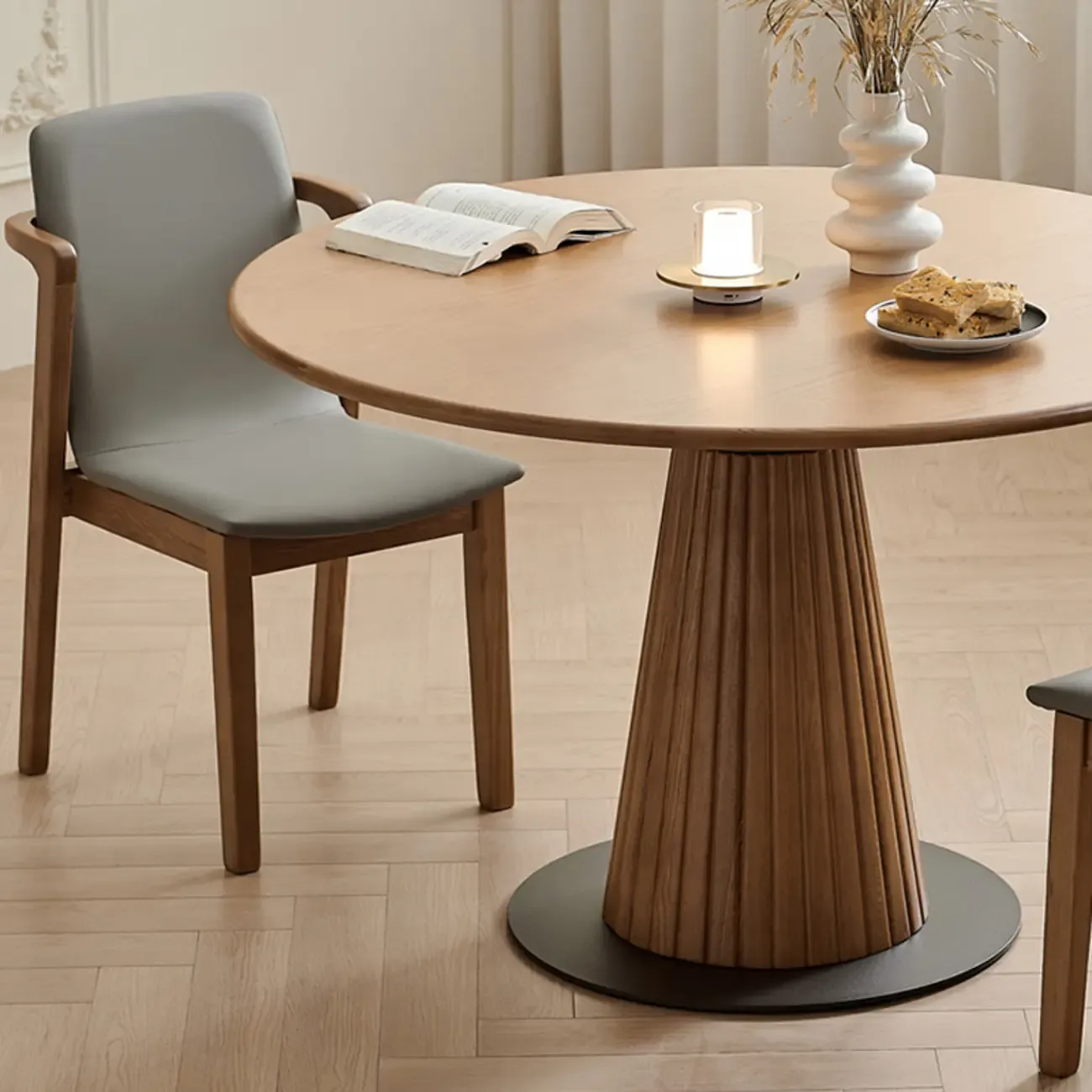 Simplistic Natural Ash Wood Round Dining Table Image - 4